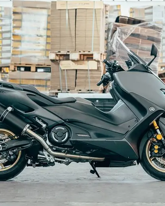 Special Titanium Black Yamaha T-Max 560