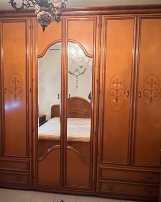 Camera da letto completa in legno massello