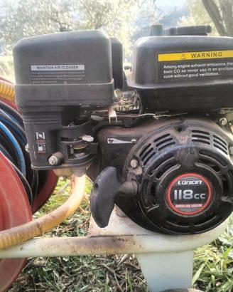 Motopompa irroratrice