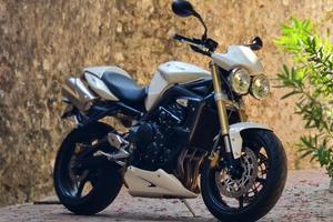 triumph street triple 675