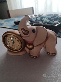 elefante con orologio  thun