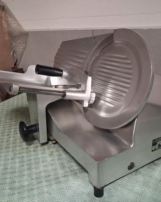 AFFETTATRICE AUREL MOD 22