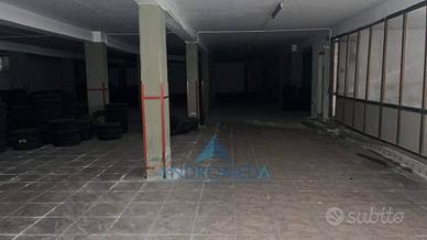 Immobile di 855 m² a Cercola