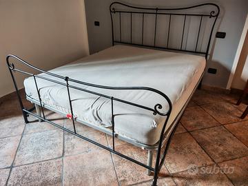 letto in ferro con materasso