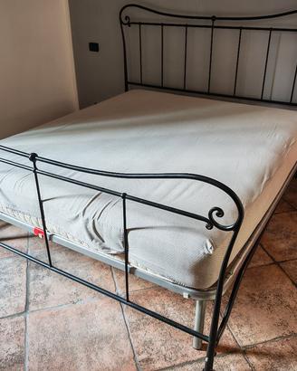 letto in ferro con materasso