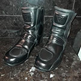 Dainese scarponcino in pelle nera