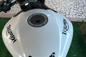 Triumph speed triple 1050