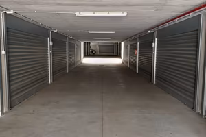 BOX auto in vend.Torre del Greco ponte della Gatta