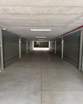 BOX auto in vend.Torre del Greco ponte della Gatta