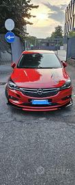 Opel Astra rossa benzina