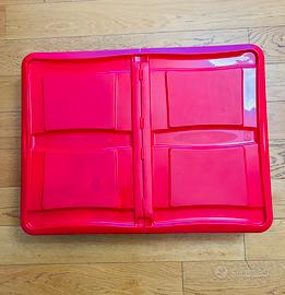 Scatola bassa con ruote