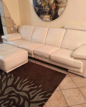 Divano e poltrona in eco-pelle bianco