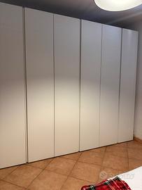 Armadio bianco pianca