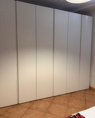 Armadio bianco pianca