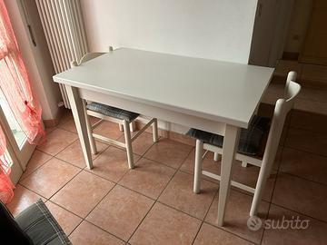 Tavolo estensibile + 4 sedie