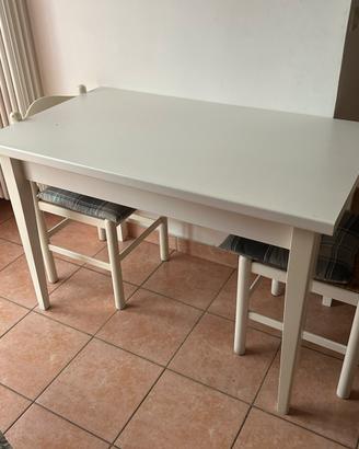 Tavolo estensibile + 4 sedie
