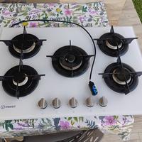 piano cottura gas 5 fuochi in vetro