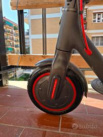 monopattino elettrico Xiaomi m365 pro