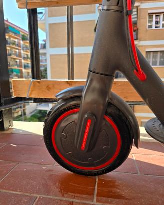 monopattino elettrico Xiaomi m365 pro