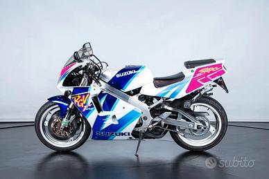 Suzuki RGV 250 GAMMA - 1992