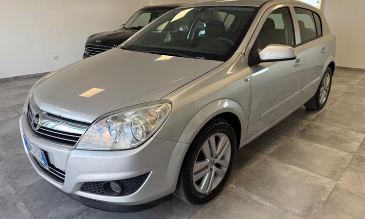 Opel Astra 1.7 CDTI 110CV 5 porte Cosmo