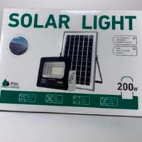 faro solare 200 watt con pannello solare
