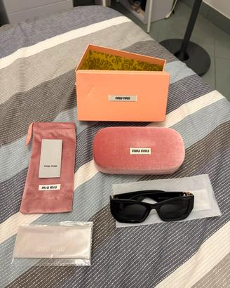 occhiali da sole Miu Miu