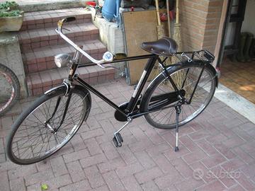 Bicicletta antica restaurata