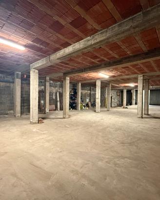 Grande garage in zona centrale a Domusnovas