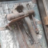 Vecchia morsa in ferro