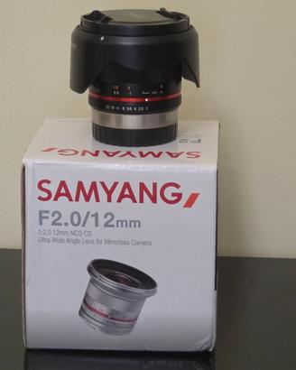 Samyang 12 mm F2.0 per Fujifilm