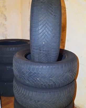 gomme 235/55 R 18
