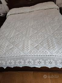 Copriletto tradizionale sardo a pibiones