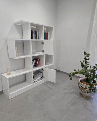 libreria fatta dal falegname 