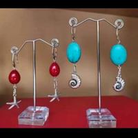 Orecchini con conchiglie e stelle marine (2 paia)