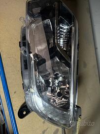 Faro dacia Sandero, lato sinistro