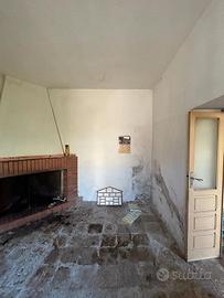 Casa indipendente con cortile