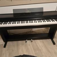Pianoforte Yamaha Calvinova CLP 300