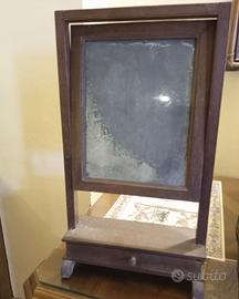 Toeletta,piccolo specchio d'epoca da barba