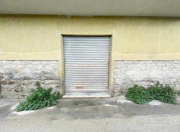 Magazzino - box auto - Via Fermi