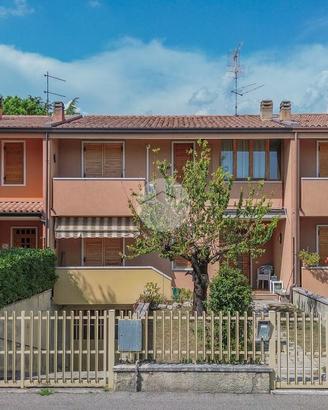 VILLA A SCHIERA CENTRALE A NEGRAR DI VALPOLICELLA