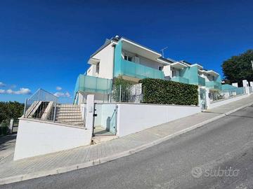 Villa di 116 m² con più di 5 locali e box auto a C