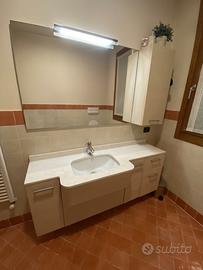 Mobile bagno sospeso moderno