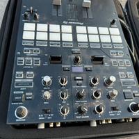 Pioneer DJ DJM-S7 mixer battle Serato