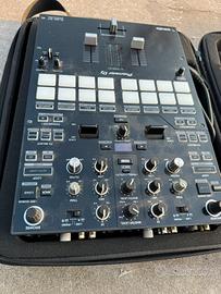 Pioneer DJ DJM-S7 mixer battle Serato