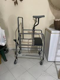 Deambulatore con freni e appoggi regolabili