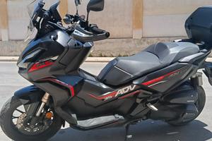 Honda adv 350