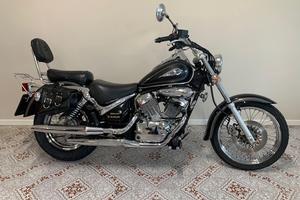 Suzuki VL Intruder 250