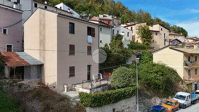 2 LOCALI A L'AQUILA