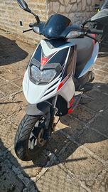 Aprilia sr motard 50